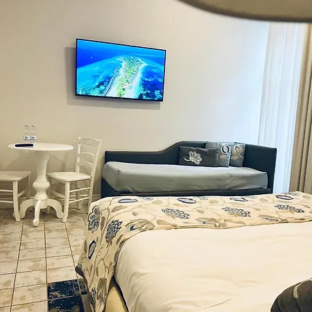 Couette-café Miluar Relais - - Vanvitelli 4*