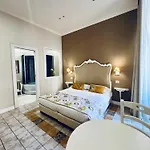Oda ve Kahvaltı Miluar Relais - - Vanvitelli Napoli